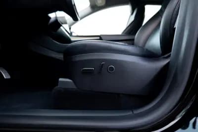 Vendo Tesla Model Y 2022 - 38900 EUR, 54000 km - AUTO.MOTO.pt