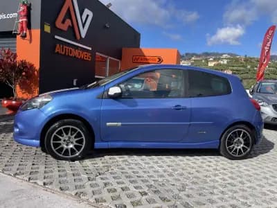 Vendo Renault Clio 2011 - 8750 EUR, 227156 km - AUTO.MOTO.pt