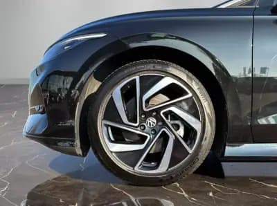 Vendo Volkswagen ID.7 2023 - 41000 EUR, 23000 km - AUTO.MOTO.pt