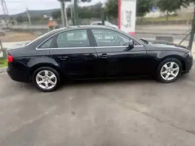 Vendo Audi A4 2011 - 13250 EUR, 222347 km - AUTO.MOTO.pt