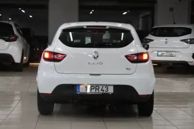 Sell Renault Clio 2015 - 7900 EUR, 146950 km - AUTO.MOTO.pt