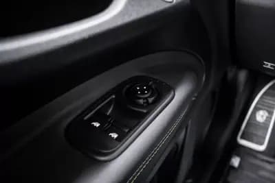 Sell Abarth 500e 2024 - 29450 EUR, 11076 km - AUTO.MOTO.pt