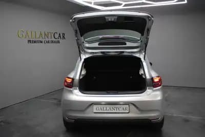 Vendo Renault Clio 2022 - 19800 EUR, 84000 km - AUTO.MOTO.pt