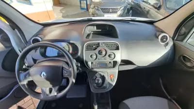 Vendo Renault Kangoo 2019 - 18900 EUR, 190869 km - AUTO.MOTO.pt