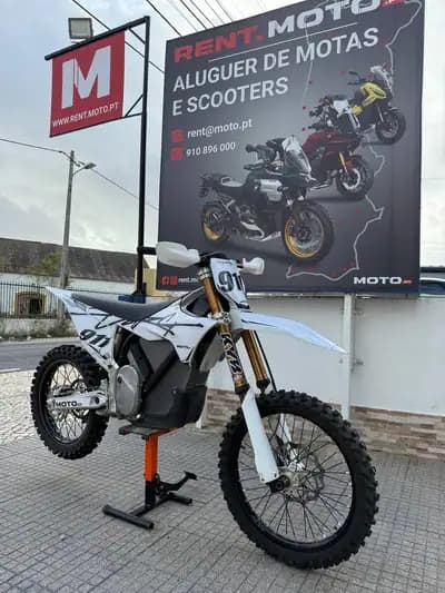 Vendo mota Stark Varg MX 2025 - 8500 EUR, 27 km - AUTO.MOTO.pt
