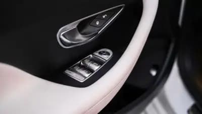 Vendo Mercedes-Benz E 220 2018 - 49000 EUR, 103000 km - AUTO.MOTO.pt