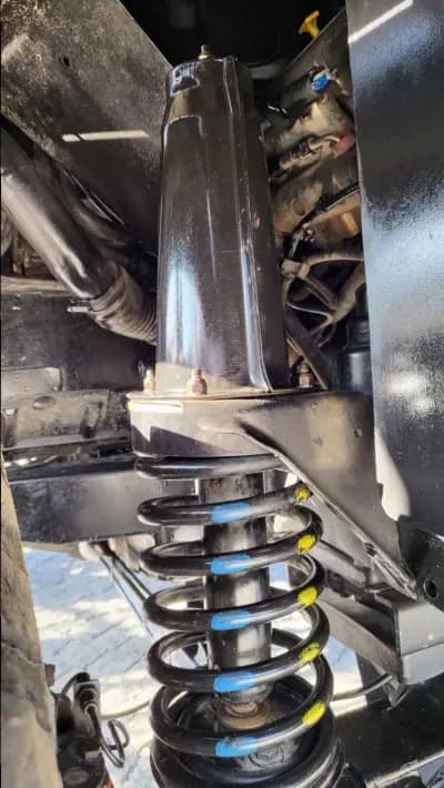 Vendo Land Rover Defender 2001 - 35000 EUR, 81787 km - AUTO.MOTO.pt