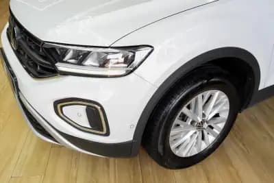 Vendo Volkswagen T-Roc 2023 - 21990 EUR, 70000 km - AUTO.MOTO.pt