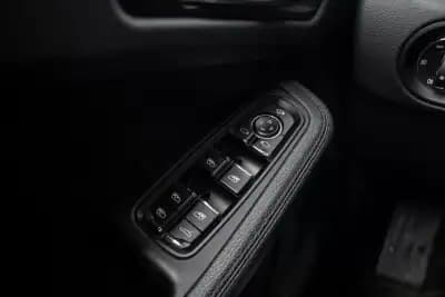 Vendo Porsche Macan 2018 - 59990 EUR, 99798 km - AUTO.MOTO.pt