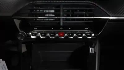 Sell Peugeot 208 2024 - 16450 EUR, 17000 km - AUTO.MOTO.pt