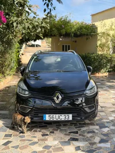 Vendo Renault Clio 2018 - 13900 EUR, 145107 km - AUTO.MOTO.pt