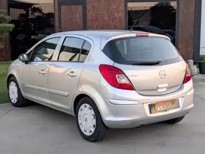 Vendo Opel Corsa 2007 - 2350 EUR, 213920 km - AUTO.MOTO.pt
