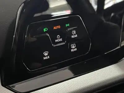 Sell Volkswagen Golf 2021 - 16900 EUR, 4480 km - AUTO.MOTO.pt