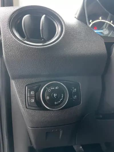 Vendo Ford Transit Courier 2022 - 15000 EUR, 51442 km - AUTO.MOTO.pt