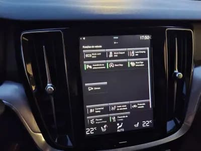 Sell Volvo V60 2018 - 23990 EUR, 117041 km - AUTO.MOTO.pt