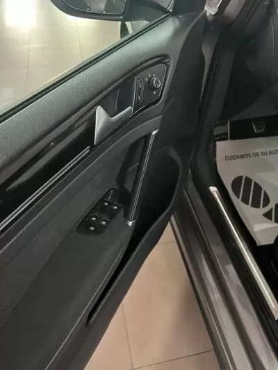 Vendo Volkswagen Golf 2015 - 18900 EUR, 147980 km - AUTO.MOTO.pt