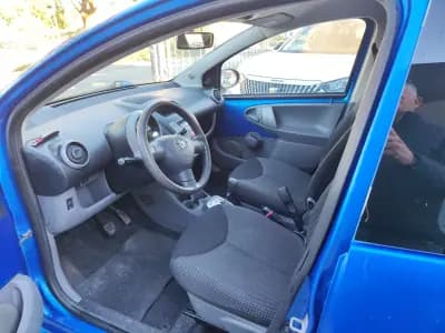 Vendo Toyota Aygo 2011 - 7500 EUR, 200000 km - AUTO.MOTO.pt