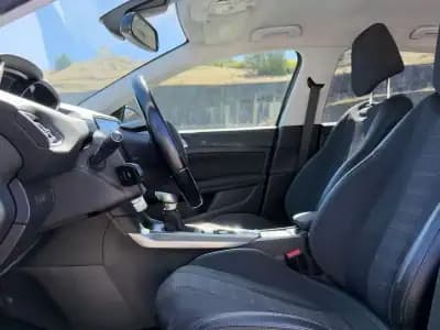 Vendo Peugeot 308 SW 2017 - 13990 EUR, 130000 km - AUTO.MOTO.pt