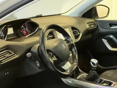 Vendo Peugeot 308 SW 2015 - 12990 EUR, 115000 km - AUTO.MOTO.pt