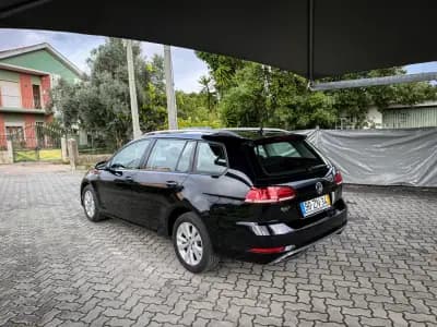 Vendo Volkswagen Golf Variant 2019 - 13590 EUR, 180000 km - AUTO.MOTO.pt