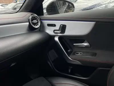 Sell Mercedes-Benz CLA 180 2020 - 25400 EUR, 176284 km - AUTO.MOTO.pt