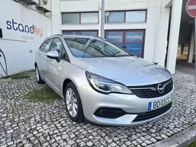 Vendo Opel Astra Sports Tourer 2020 - 9950 EUR, 208000 km - AUTO.MOTO.pt
