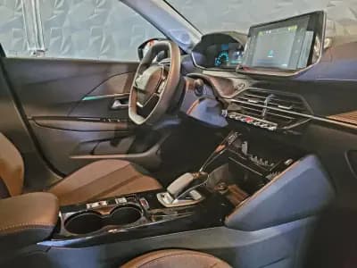 Vendo Peugeot e-208 2022 - 27500 EUR, 7504 km - AUTO.MOTO.pt