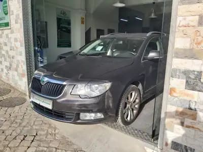 Vendo Skoda Superb 2010 - 9950 EUR, 295355 km - AUTO.MOTO.pt
