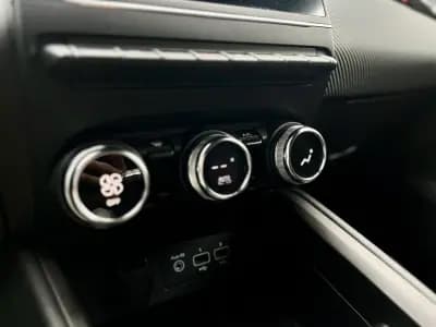 Vendo Renault Clio 2020 - 16950 EUR, 98000 km - AUTO.MOTO.pt