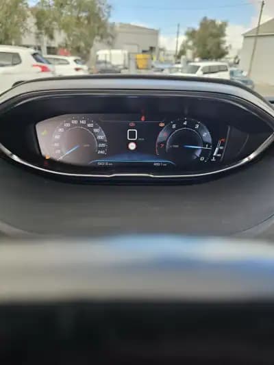 Vendo Peugeot 3008 2019 - 19600 EUR, 84500 km - AUTO.MOTO.pt