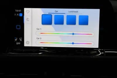 Vendo Volkswagen Golf 2021 - 34970 EUR, 88000 km - AUTO.MOTO.pt