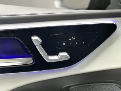 Vendo Mercedes-Benz C 300 2024 - 51990 EUR, 20500 km - AUTO.MOTO.pt