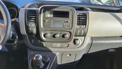 Vendo Renault Trafic 2017 - 21900 EUR, 241154 km - AUTO.MOTO.pt