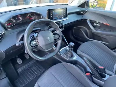 Sell Peugeot 2008 2022 - 18990 EUR, 72101 km - AUTO.MOTO.pt