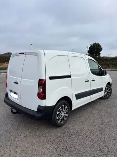 Vendo Citroën Berlingo 2012 - 8250 EUR, 118000 km - AUTO.MOTO.pt