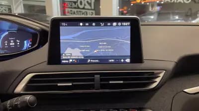 Vendo Peugeot 3008 2019 - 18990 EUR, 94948 km - AUTO.MOTO.pt