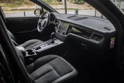 Vendo Porsche Macan 2018 - 59990 EUR, 99798 km - AUTO.MOTO.pt