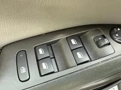 Sell Opel Crossland X 2018 - 12950 EUR, 89244 km - AUTO.MOTO.pt