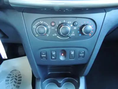 Sell Dacia Sandero 2016 - 13500 EUR, 60450 km - AUTO.MOTO.pt