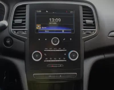 Sell Renault Mégane 2017 - 12450 EUR, 106500 km - AUTO.MOTO.pt