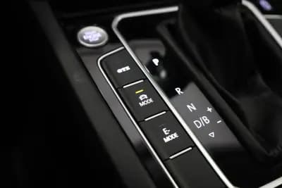 Vendo Volkswagen Passat Variant 2021 - 25990 EUR, 70682 km - AUTO.MOTO.pt