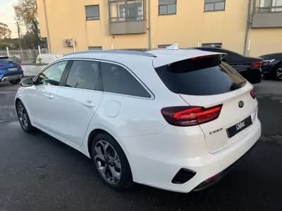 Vendo Kia Ceed SW 2020 - 18450 EUR, 180000 km - AUTO.MOTO.pt