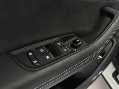 Vendo Audi SQ8 2019 - 99950 EUR, 49398 km - AUTO.MOTO.pt