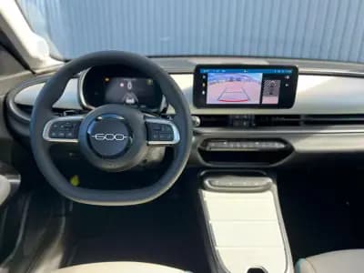 Vendo Fiat 600 2025 - 24500 EUR, 9900 km - AUTO.MOTO.pt