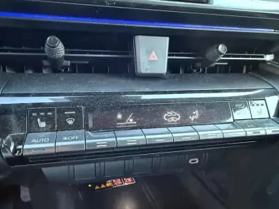 Vendo Toyota C-HR 2023 - 33750 EUR, 30087 km - AUTO.MOTO.pt