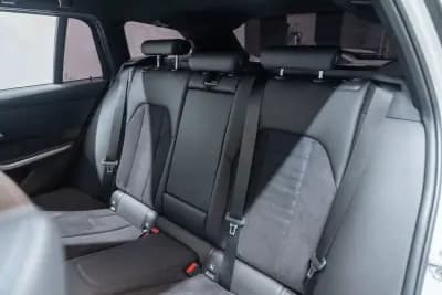 Vendo BMW 330 2023 - 43950 EUR, 44000 km - AUTO.MOTO.pt