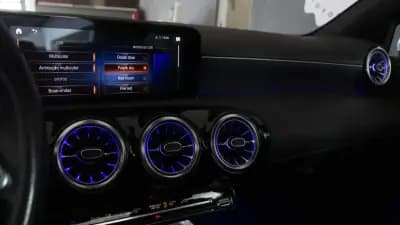 Vendo Mercedes-Benz A 250e Limousine 2021 - 25900 EUR, 102000 km - AUTO.MOTO.pt