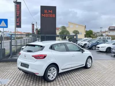 Vendo Renault Clio 2022 - 15900 EUR, 21000 km - AUTO.MOTO.pt