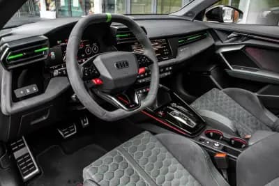 Sell Audi RS3 Sportback 2025 - 86900 EUR, 17138 km - AUTO.MOTO.pt