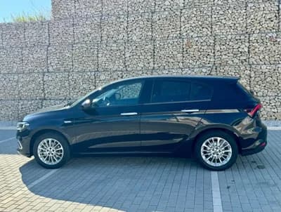 Vendo Fiat Tipo 2021 - 16480 EUR, 83000 km - AUTO.MOTO.pt
